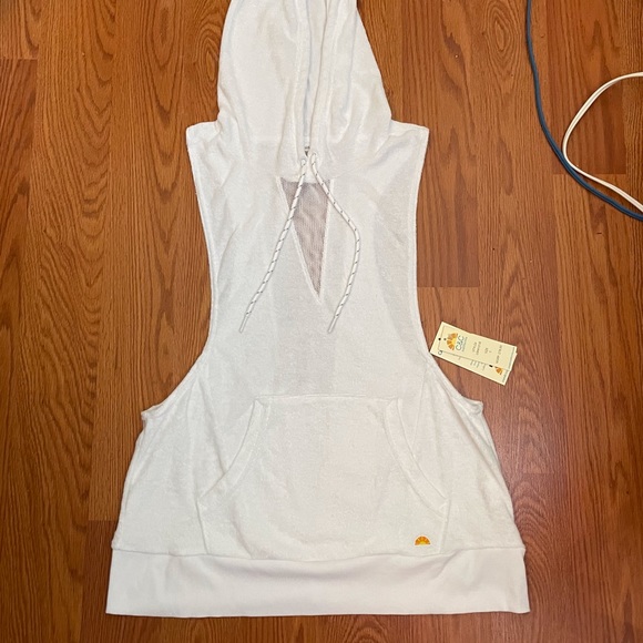 C&C California Sleeveless Hoodie CoverUp White - Picture 10 of 10